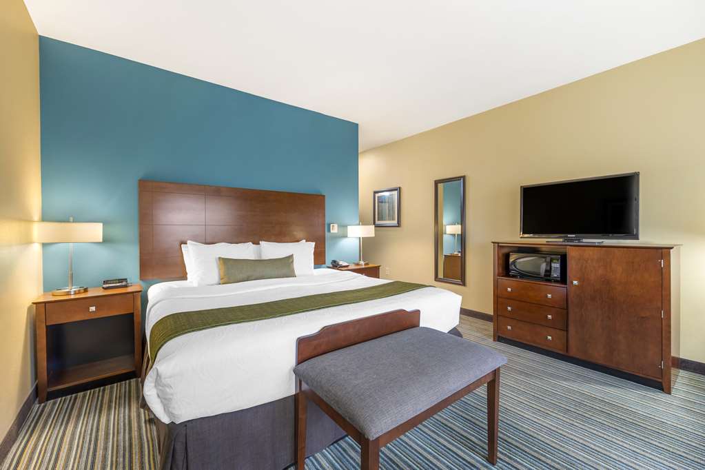 Best Western Plus Patterson Park Inn - photo 15