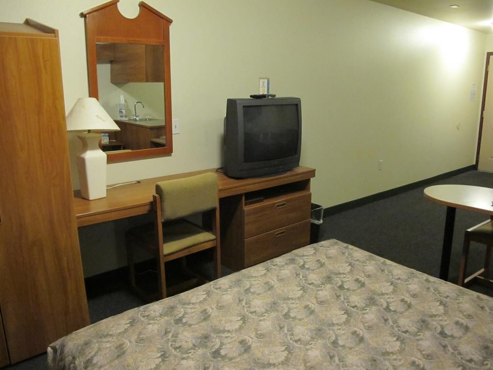 Microtel Inn & Suites by Wyndham Eagle River Anchorage Area - photo 9