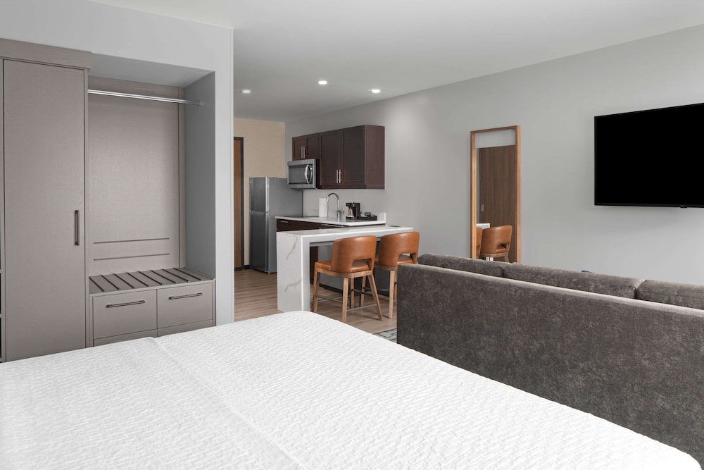 Homewood Suites by Hilton Charlotte Uptown First Ward - photo 25