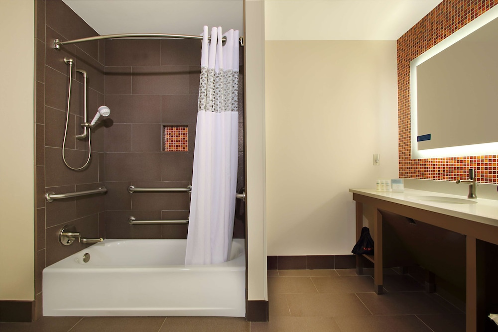 Hampton Inn & Suites Columbus Downtown - photo 27