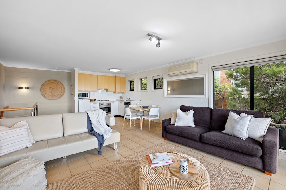 On The Esplanade Apartments — 4-Star Luxury Hotel in Torquay, Australia