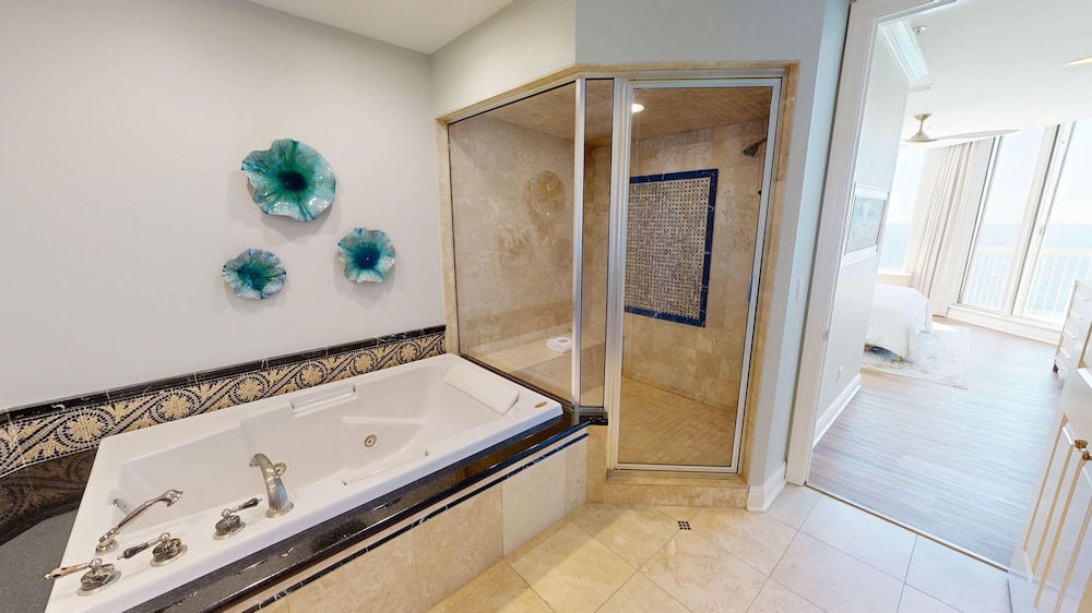 Silver Beach Towers 1905E is a Gulf Front 3 BR Penthouse Free Beach Service by RedAwning - photo 25