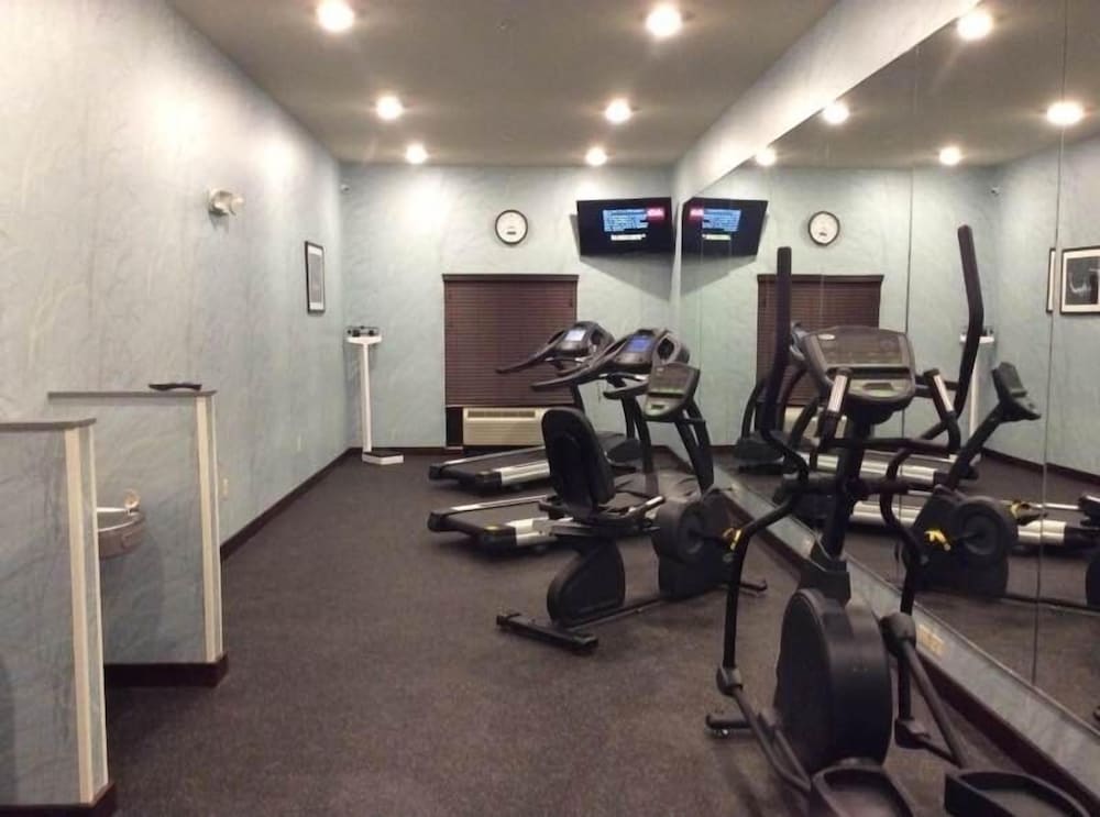 Holiday Inn Express & Suites Butler by IHG - photo 9