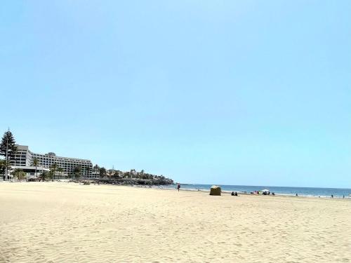 Apartamento sur de Gran Canaria segunda linea de playa con wifi — 4-Star Luxury Hotel in San Bartolome De Tirajana, Spain