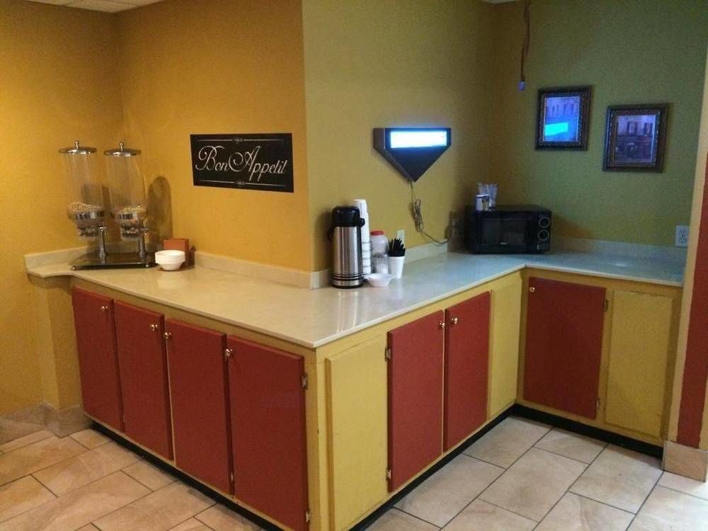 Best Western Oak Tree Inn - photo 18
