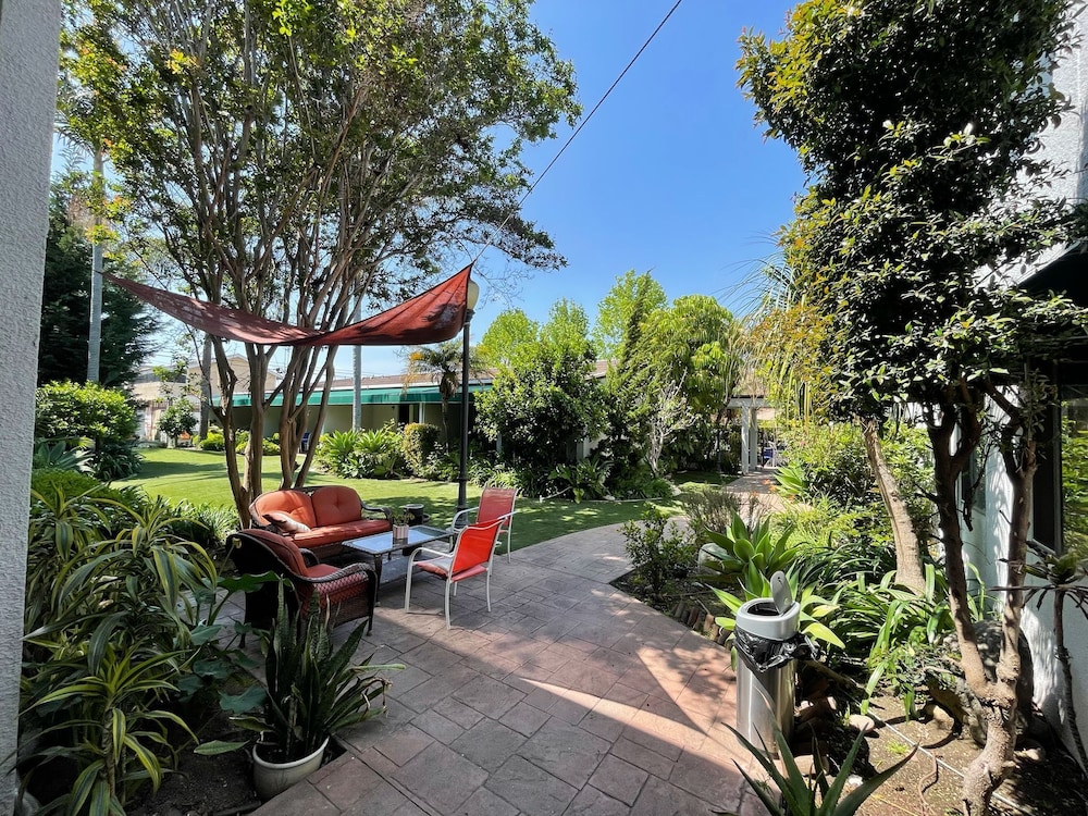 Pacific Garden - last minute hotel in Los Angeles