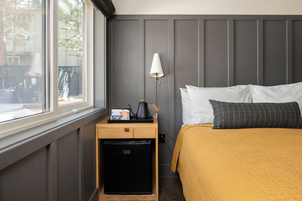 The Coachman Hotel - photo 11
