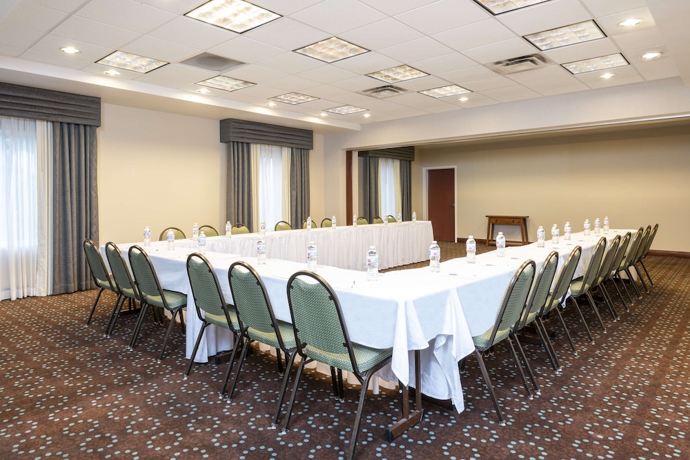 Hampton Inn & Suites Fort Myers Colonial Blvd - photo 41