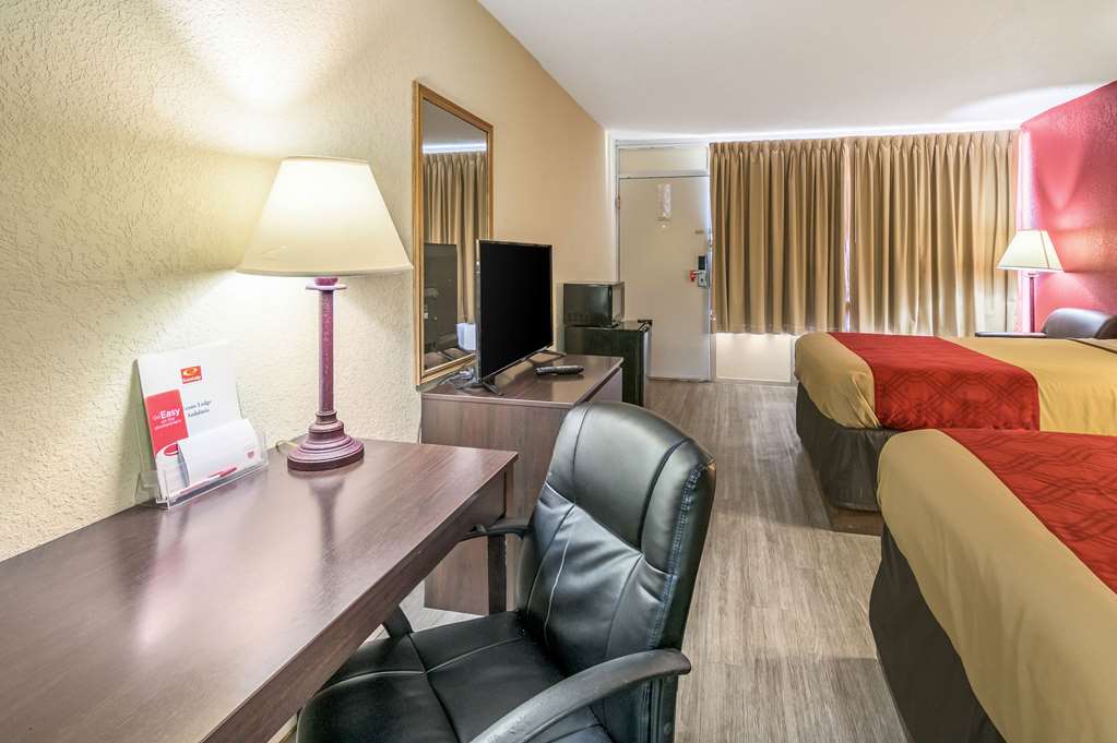Econo Lodge Andalusia - photo 21