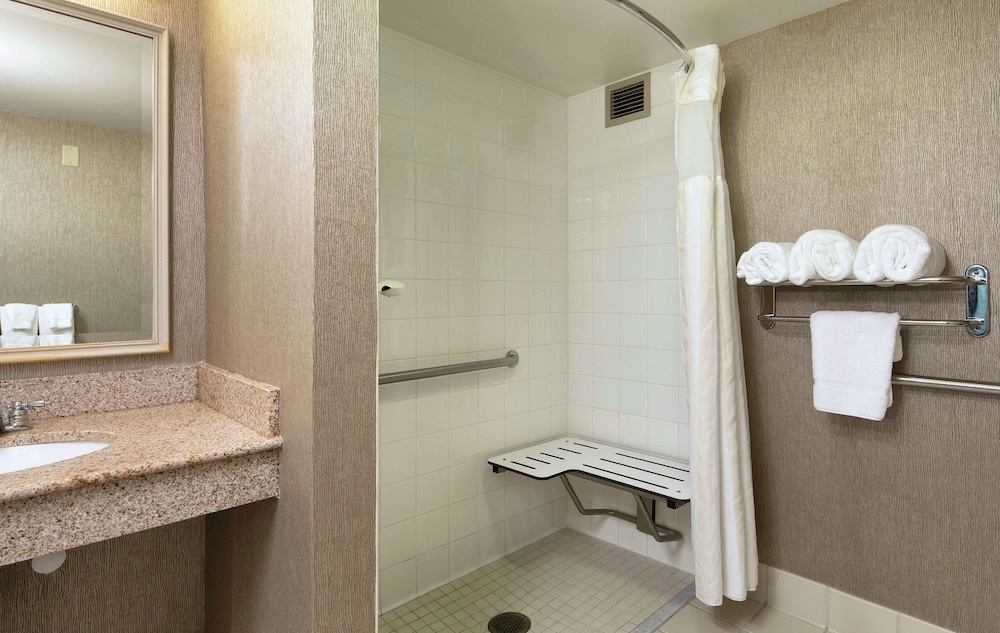 Hilton Garden Inn Auburn Riverwatch - photo 32
