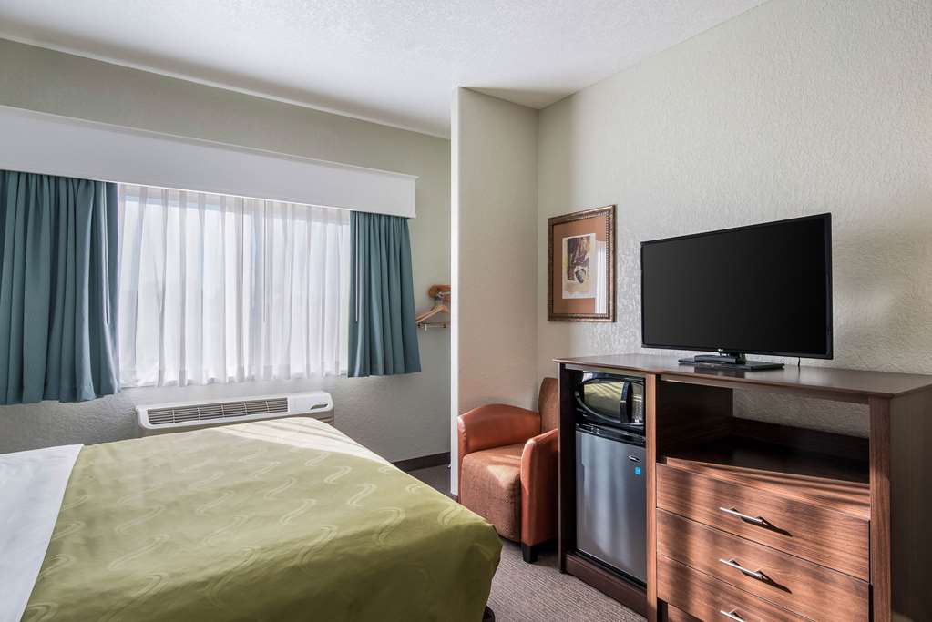 Quality Inn & Suites Pueblo West - photo 7