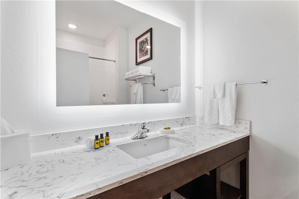 Best Western Plus New Richmond Inn & Suites - photo 22
