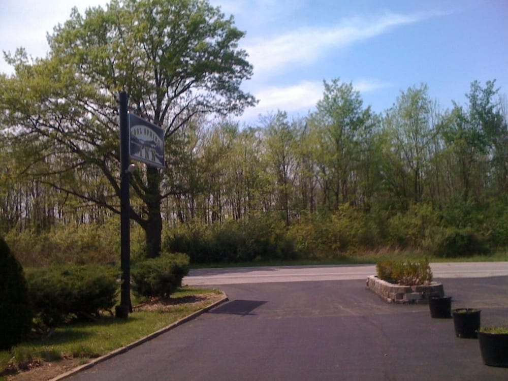 Cool Springs Inn - photo 32