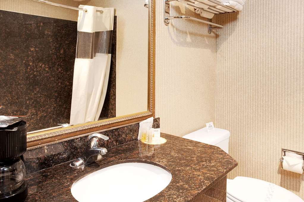 Days Inn & Suites by Wyndham Artesia - photo 16