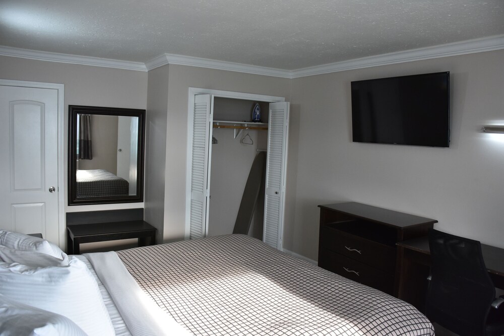 Destin Inn and Suites - photo 42
