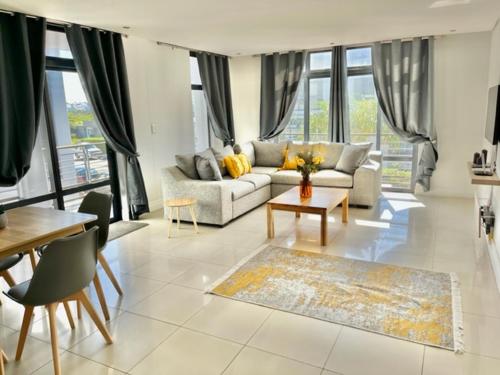 Modern Beachfront 2 bed 2 bath 143 Eden Big Bay