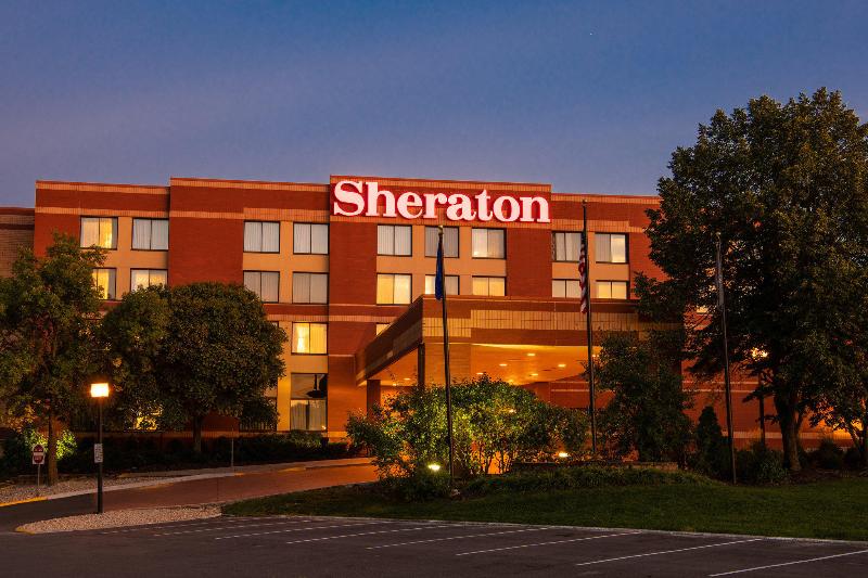 Sheraton Minneapolis West Hotel — 4-Star Luxury Hotel in Minnetonka, United States