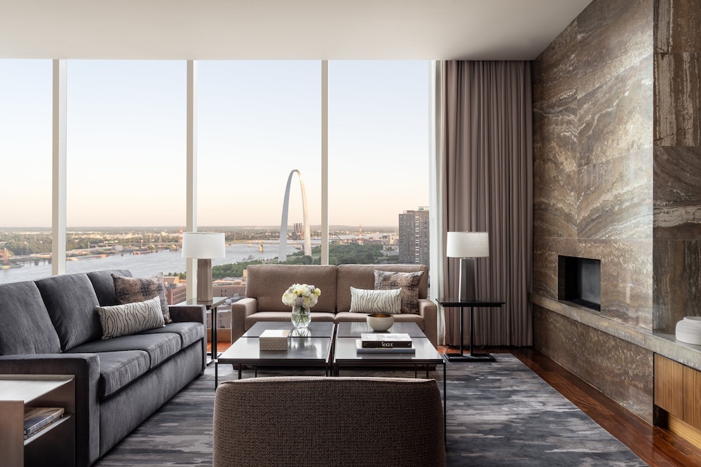 Four Seasons Hotel St Louis - photo 15