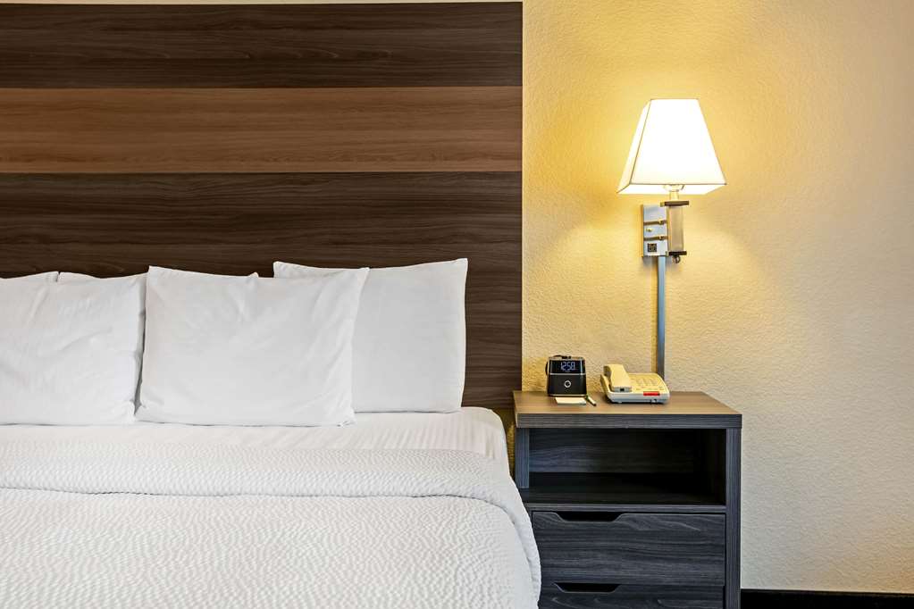 La Quinta Inn & Suites by Wyndham Garland Harbor Point - photo 26