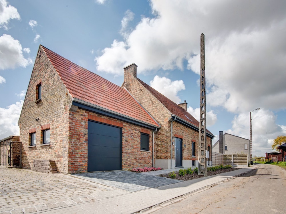 Holiday Home in Koekelare With Scenic Views — 4-Star Luxury Hotel in Koekelare, Belgium