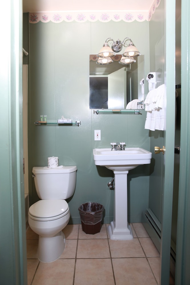The Winter Inn - photo 28