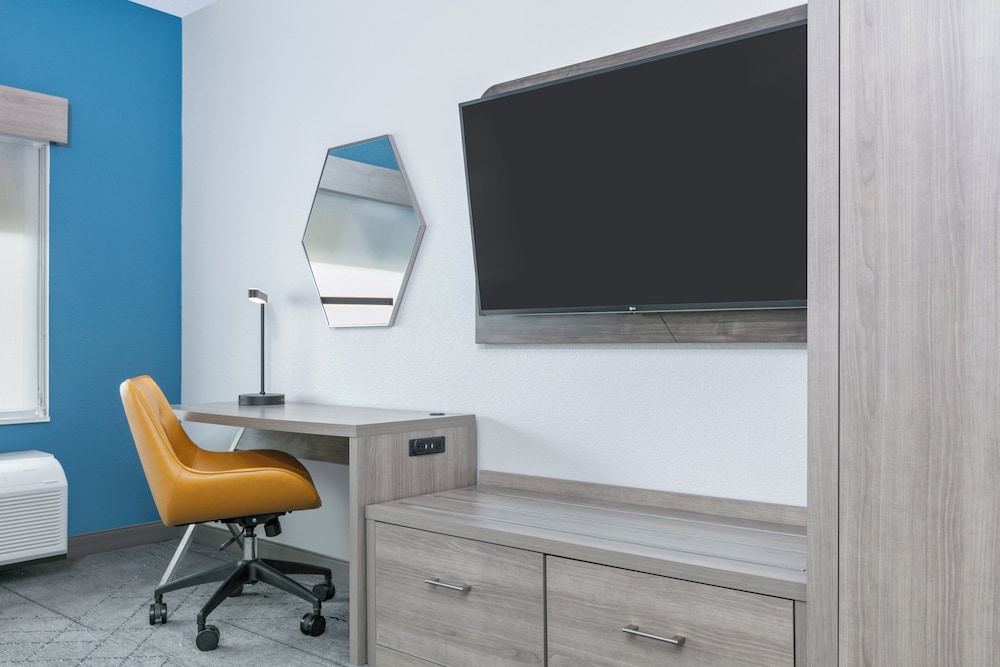 Holiday Inn Express & Suites Dallas Plano North by IHG - photo 8