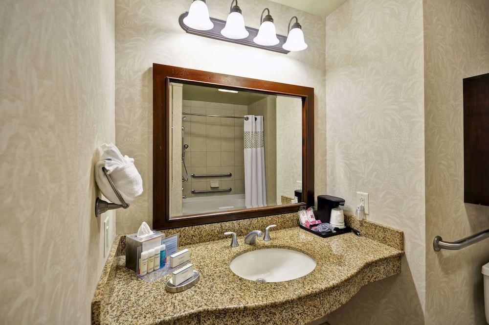 Hampton Inn & Suites North Charleston University Blvd - photo 19