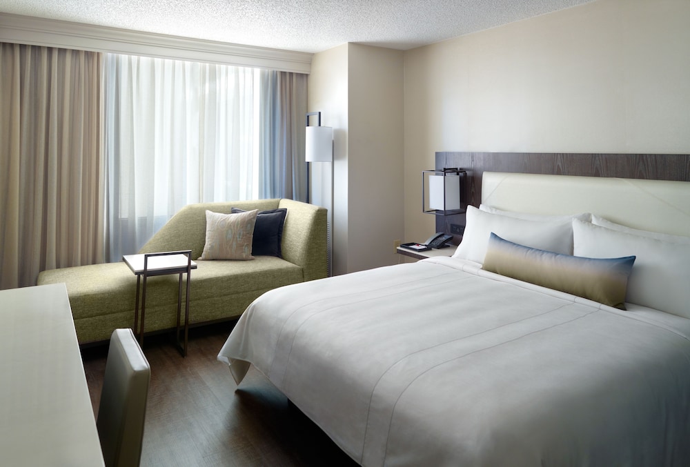 Atlanta Airport Marriott - photo 5