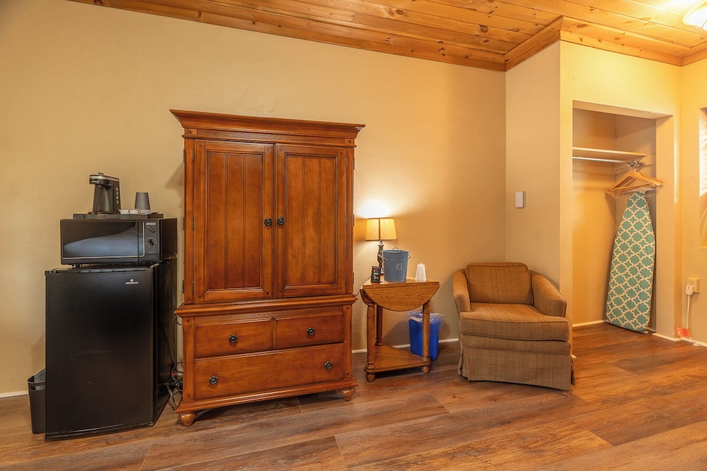 Ridgeway Inn - photo 46