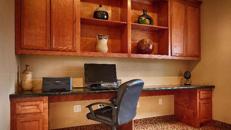 Best Western Cleveland Inn & Suites - photo 26