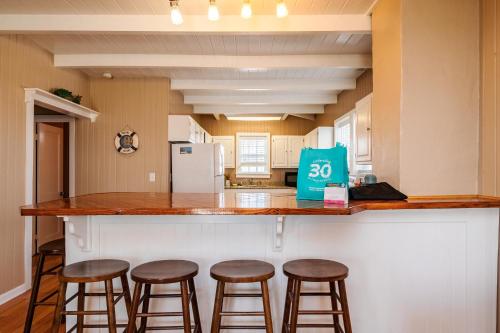 Coastal Breeze by Oak Island Accommodations - photo 7