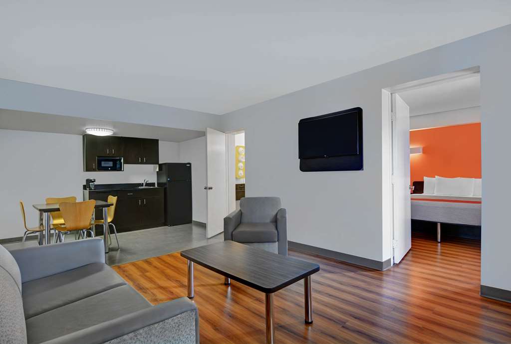 Motel 6 Cutler Bay FL - photo 19