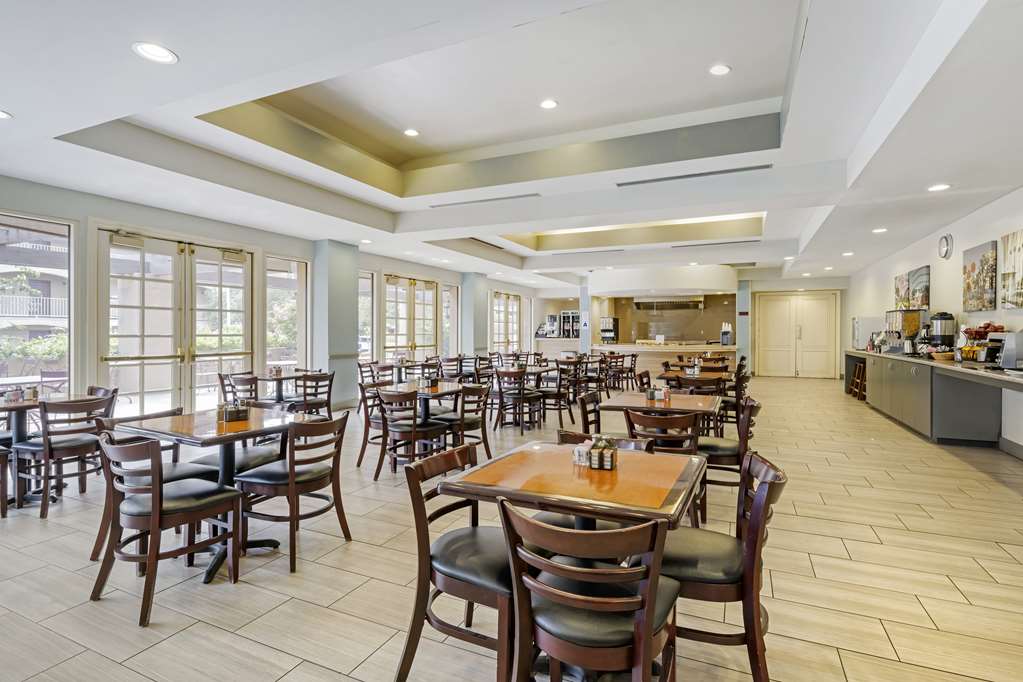 Best Western Plus Palm Desert Resort - photo 11