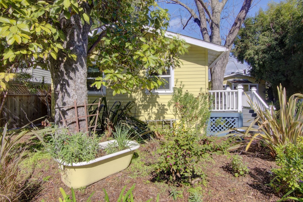 Secret Garden Inn and Cottages - photo 147