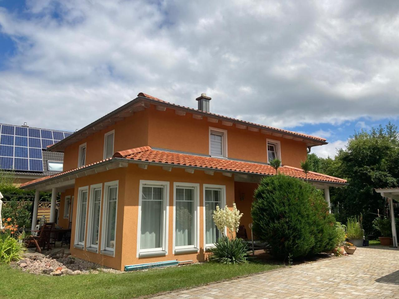 Villa Toskana Wohnung 1 — 4-Star Luxury Hotel in Wackersdorf, Germany