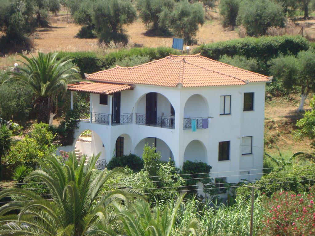 Peroulia Beach Houses — Koroni — photo 4