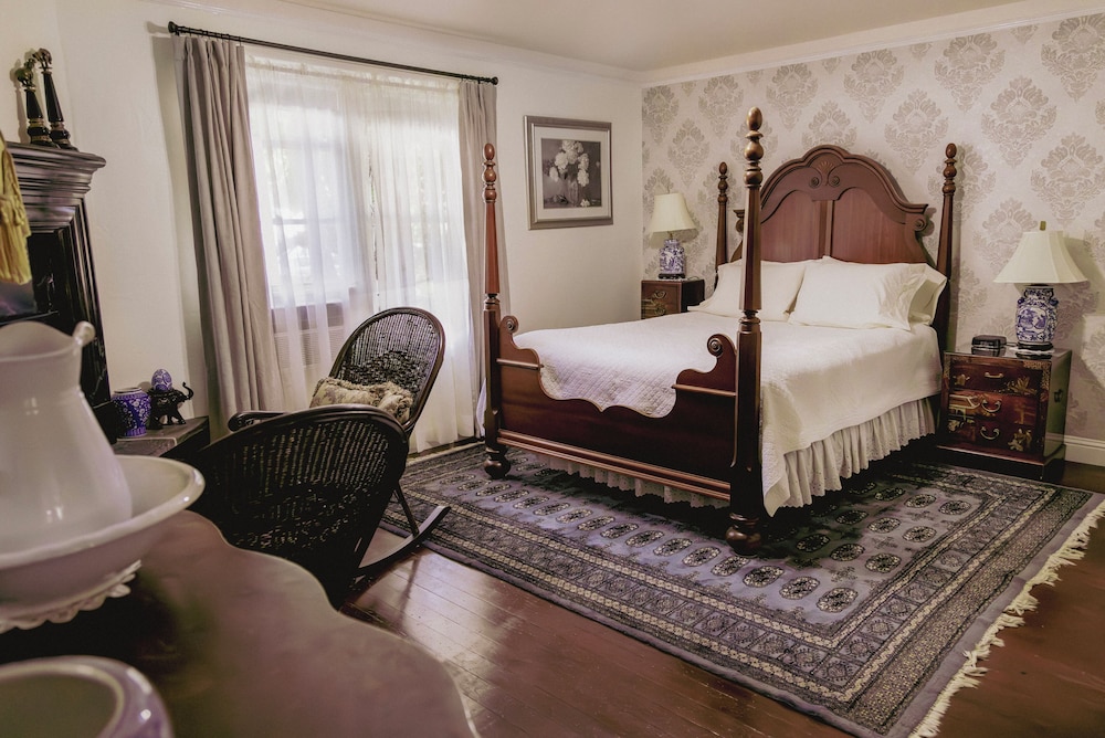 Weaverville Hotel - photo 10