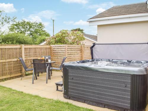 Rowan Cottage — 4-Star Luxury Hotel in Haverfordwest, United Kingdom