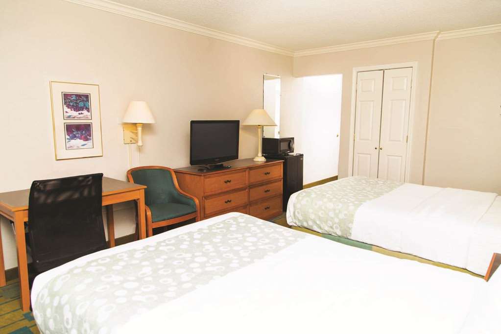 Days Inn by Wyndham Del Rio - photo 17
