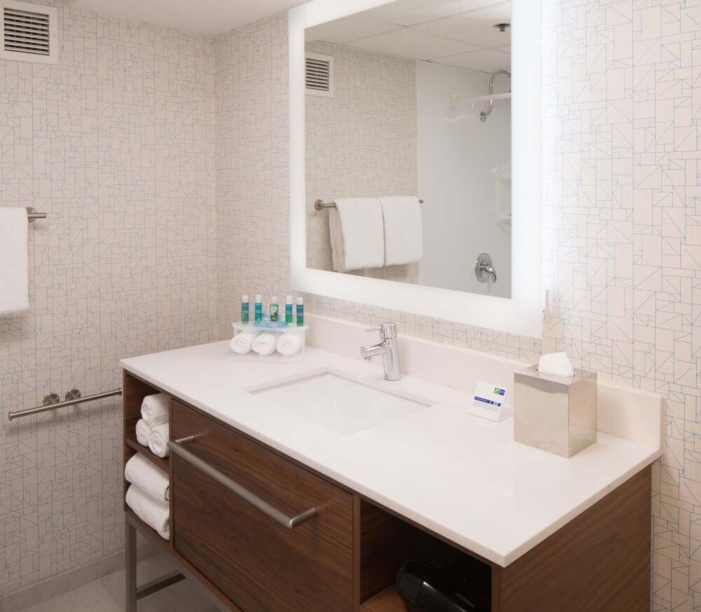 Holiday Inn Express Springfield by IHG - photo 17