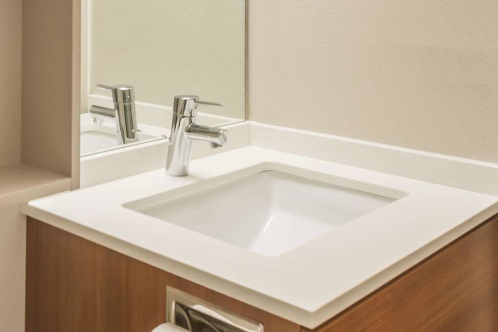 Microtel Inn & Suites By Wyndham Altoona - photo 8