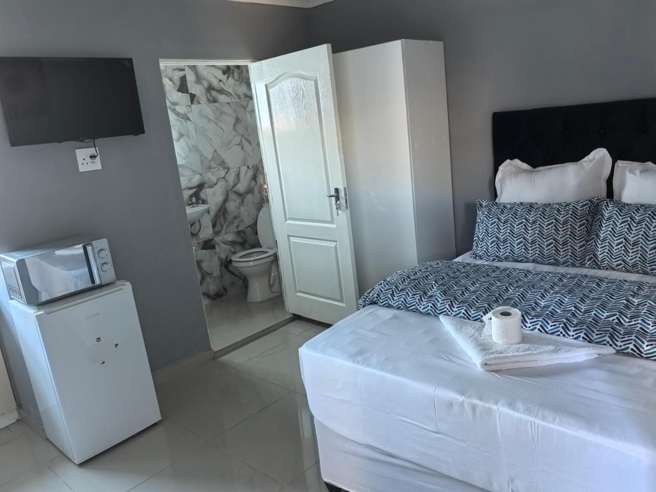 Gift Guest House 4