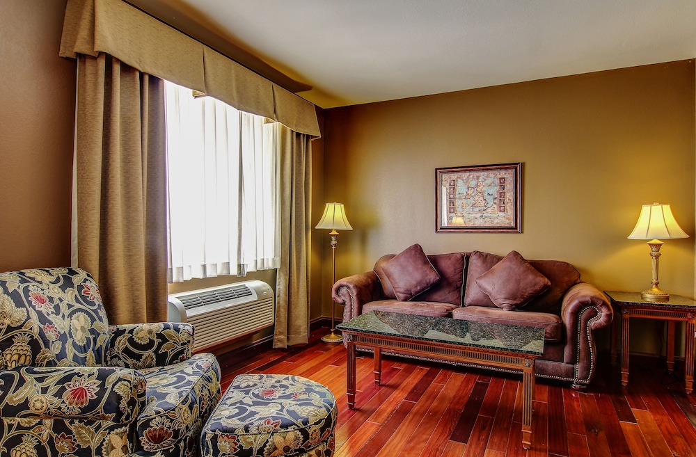 The Wildwood Hotel - photo 35