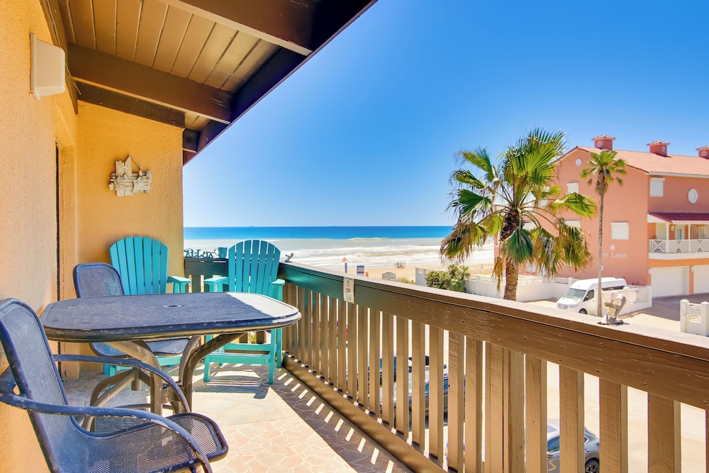 Beachfront Pet Friendly South Padre Island Condo — 4-Star Luxury Hotel in South Padre Island, United States