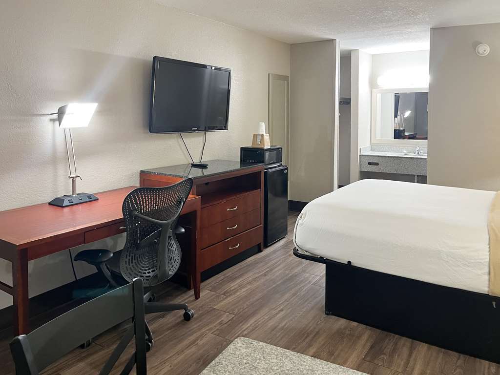 Motel 6 Raleigh NC Downtown South - photo 10