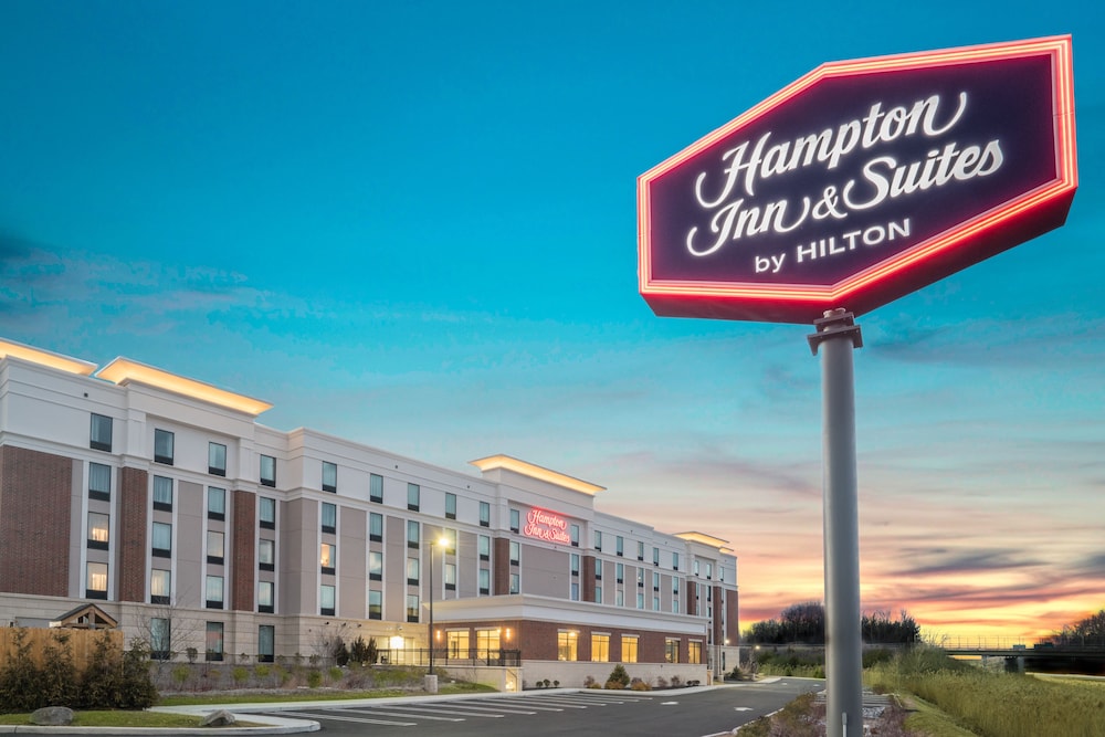 Hampton Inn & Suites Newburgh Stewart Airport - photo 33
