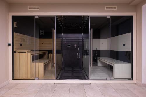 Lorry Living ARIA Fitness & Relax — 4-Star Luxury Hotel in Cavajon Veronese, Italy