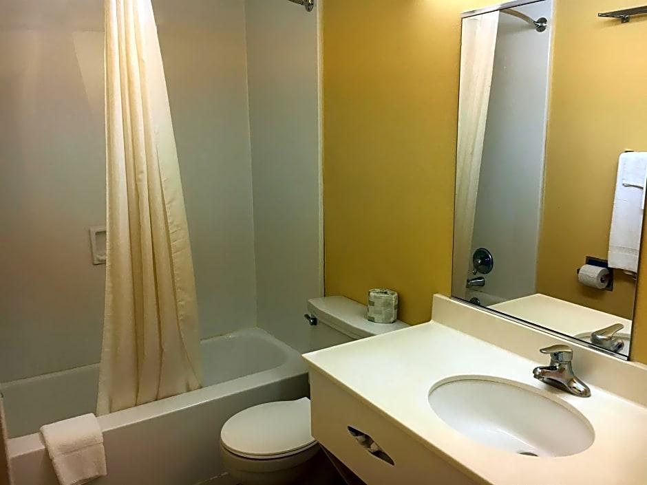 Americas Best Value Inn & Suites East Toledo Millbury - photo 22