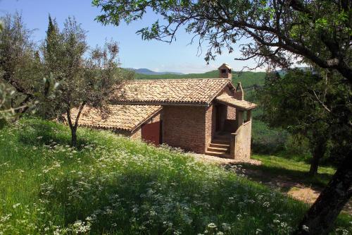 Agriturismo Cuore Verde La Madreselva a Spello — 4-Star Luxury Hotel in Spello, Italy