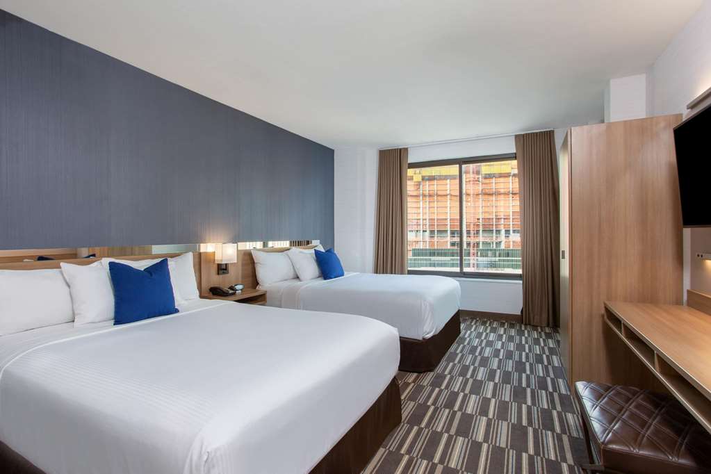 Microtel Inn by Wyndham Long Island City - photo 35